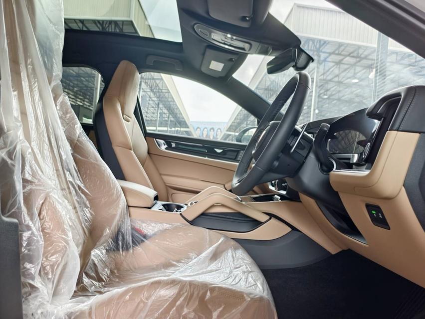 รถเข้าใหม่! Facelift Porsche Cayenne Coupe Hybrid (UK Spec) สีเครยอน 7