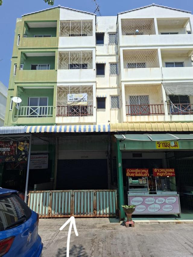 ขายอาคารพาณิชย์ 4 ชั้น มีชั้นลอย เนื้อที่ 36 วา 199 ตร.ม. ติดถนนวัชรพล ใกล้แยกวัชรพล-เพิ่มสิน ย่านชุมชน จอดรถ 3 คัน เขตสายไหม กทม. 1