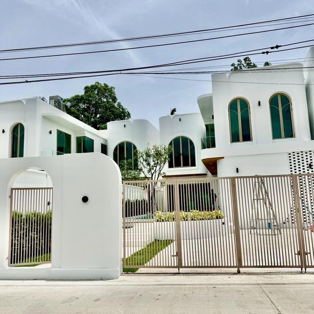 Brand New Pool Villa Pattaya For Sale