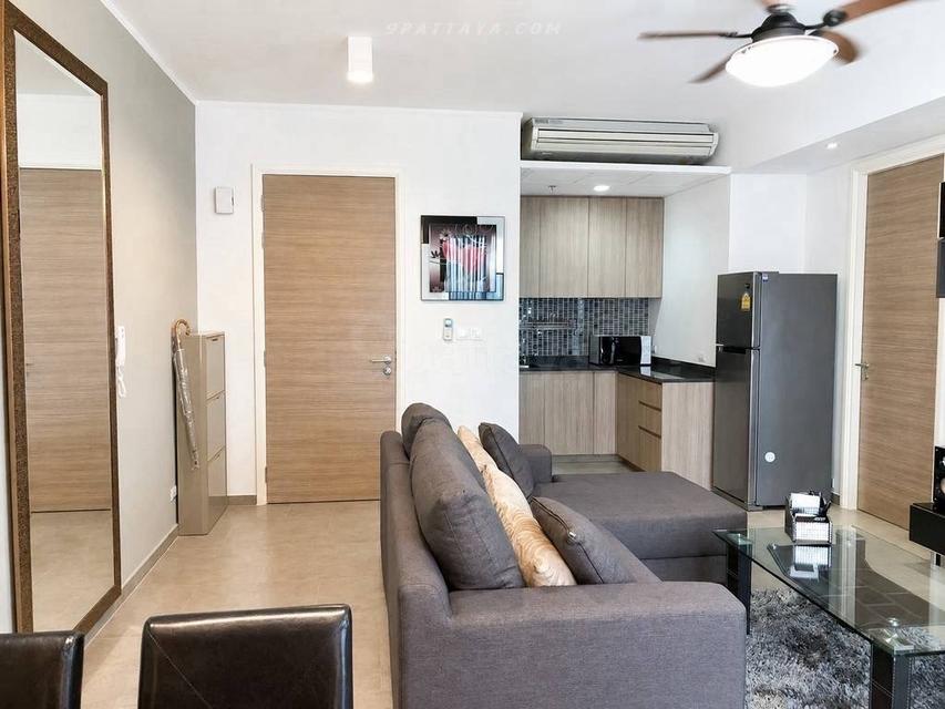 For Rent — 2-Bedroom Condo at Zire Wongamat PattayaSpacious condo for rent at Zire Wongamat Pattaya, located in Building B with city view. 2