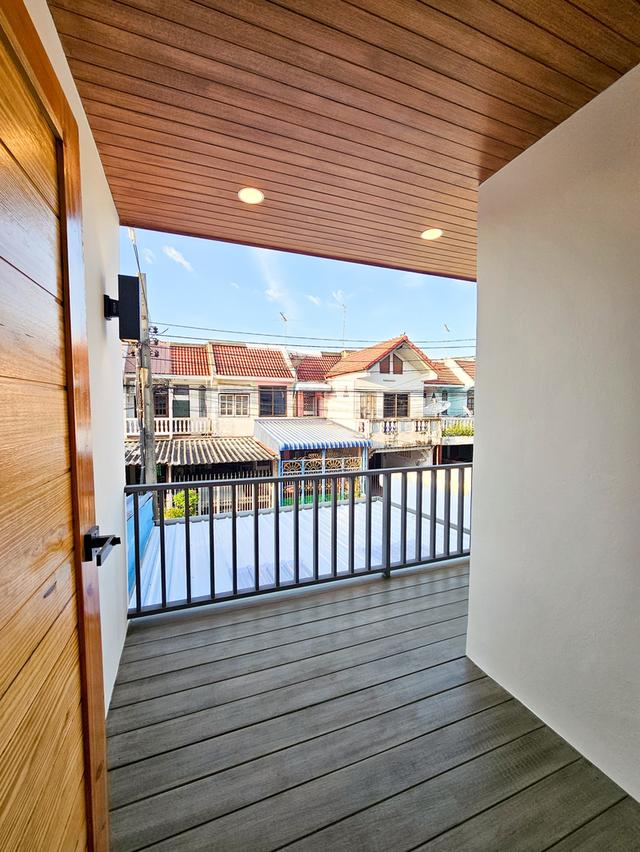 ขาย ทาวโฮมพร้อมอยู่ หมู่บ้าน .อยู่เจริญ ดอนเมือง ติดถนนวิภาวดีรังสิต 37 12