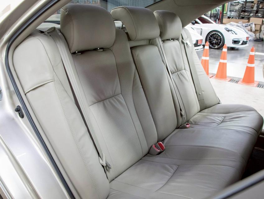 TOYOTA CAMRY 2.0 G ปี 2010 12