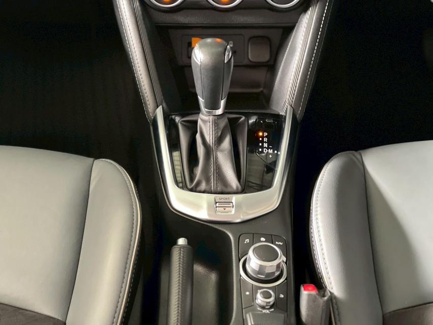 ปี 2020 MAZDA 2, 1.3 SP โฉม ปี14-ปัจจุบัน 5Dr ไมล์แท้104,316 km. คู่มือ+บุ๊คเซอร์วิสครบ 13
