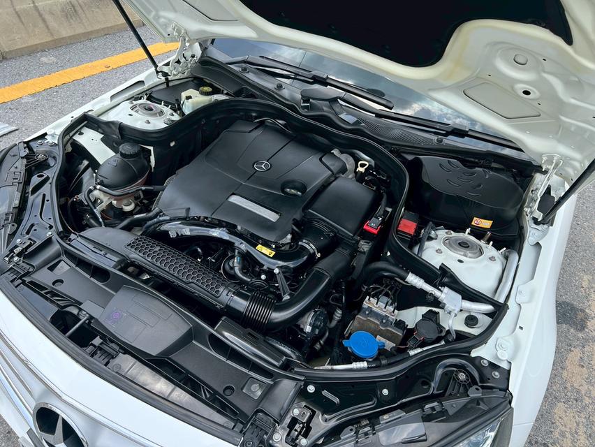 Benz E200 ปี2015 จด2017 รถบ้าน มือเดียว ไม่เคยชน ไม่เคยทำสี  ตะเข็บเดิมทั้งคัน 6