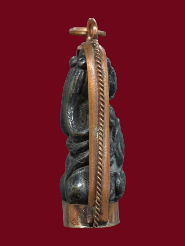 พระปิดตาเนื้อสัมฤทธิ์ หลวงปู่เอี่ยม วัดสะพานสูง เลี่ยมกระเช้าโบราณสวยๆ รูปที่ 4