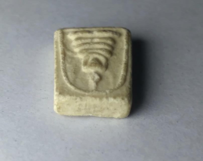 พระสมเด็จ พิมพ์จิ๋ว สูง 1cm. กว้าง 0.7cm 8