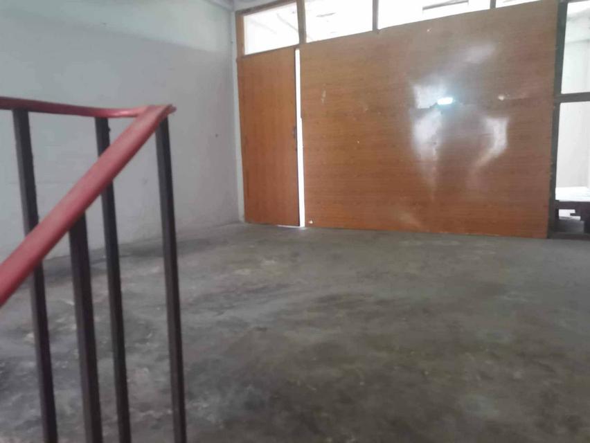 อาคารพาณิชย์ในตัวอำเภอบ้านบึง 8