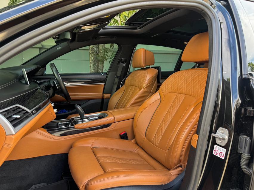 รหัสรถ AVA3003 BMW 730Ld sDrive M Sport LCI ปี 2021 G12 ดีเซลล้วน  12