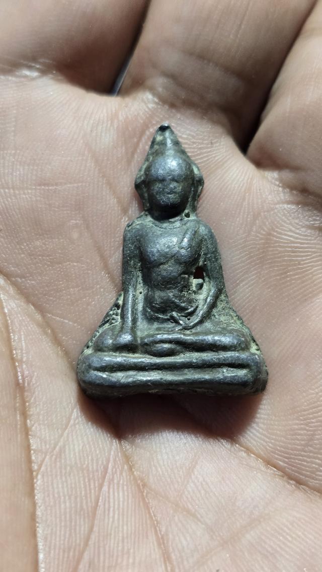 พระร่วงนั่ง หลังลิ่ม กรุช้างล้อม 6