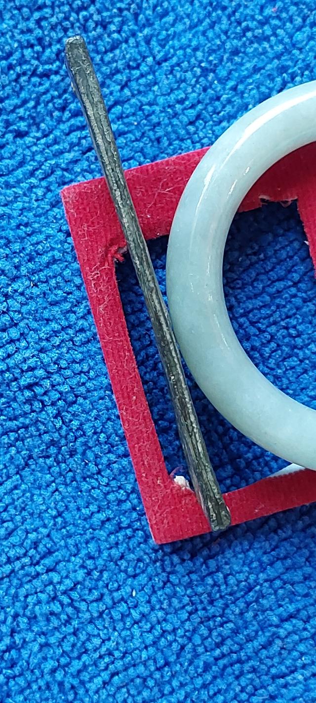 แผ่นโลหะปั๊มหลวงปู่ศุขยืนถือไม้เท้าปี2520 รูปที่ 10