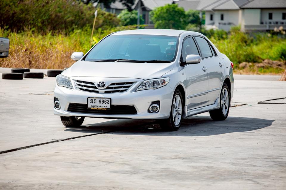 Toyota Altis 1.8G ปี 2012 เกียร์ออโต้ รุ่นท๊อป สีเทา สวยสภาพดี