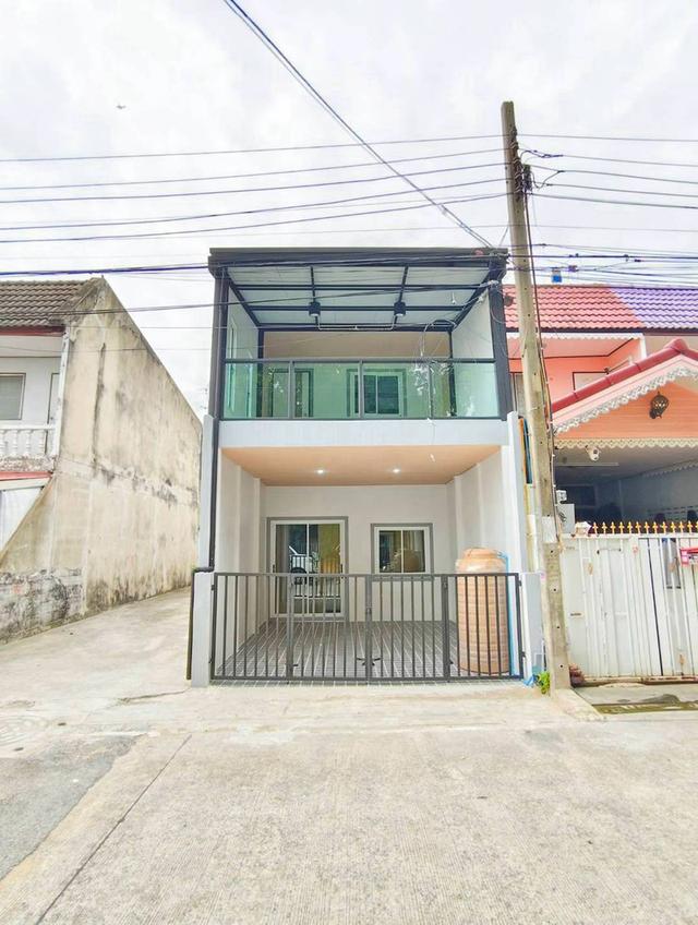 หมู่บ้านทรายทองนิเวศน์ ใกล้ห้าแยกปากเกร็ด ทาวน์เฮาส์ 2 ชั้น หลังมุม ตกแต่งใหม่พร้อมอยู่ ทำเลดี ใกล้ห้าแยกปากเกร็ด เซ็นทรัลรัตนาธิเบศร์ 1