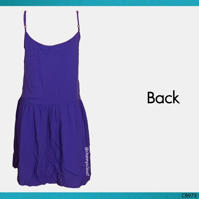 USED Uniqlo - Purple Camisole Flare Dress | เดรสสั้นสีม่วง สีน้ำเงิน เดรสระบาย สายเดี่ยว สีพื้น สายฝอ แท้ มือสอง