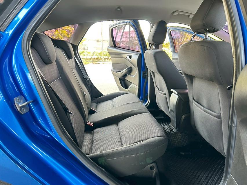 2013 Ford Focus 1.6 Trend Hatchback AT 5 ประตู รถสวย พร้อมใช้งาน รูปที่ 14