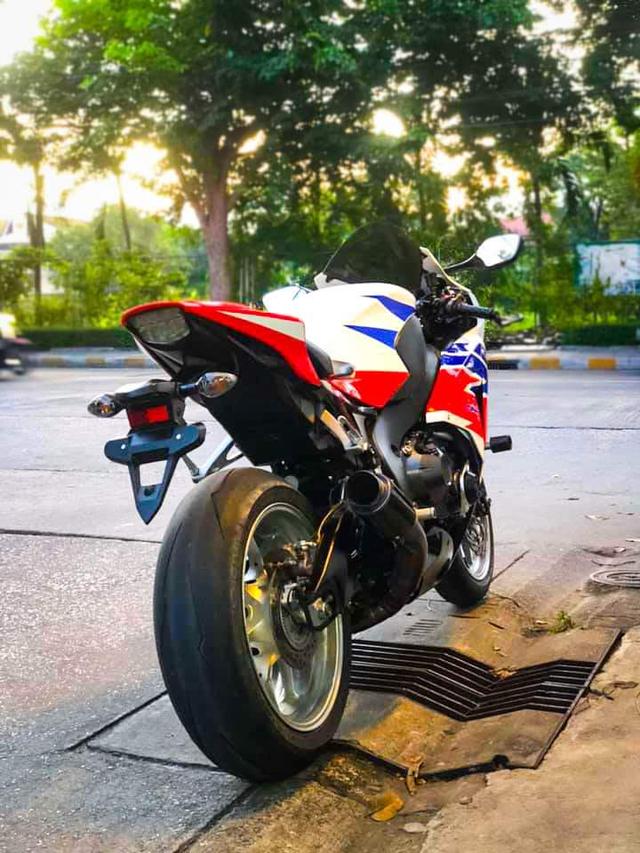 Honda CBR 1000 สภาพใหม่ 3