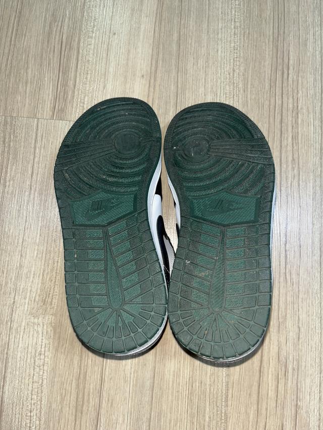 Nike jordan 1 low green toe