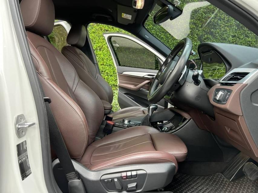 รูป  BMW X1 2.0 sDrive20d M Sport 2019 สีขาว  SUV ยอดนิยม เลขไมล์ 91,***กิโลเมตร รถบ้านมือเดียวเข้าศูนย์ตลอด 5