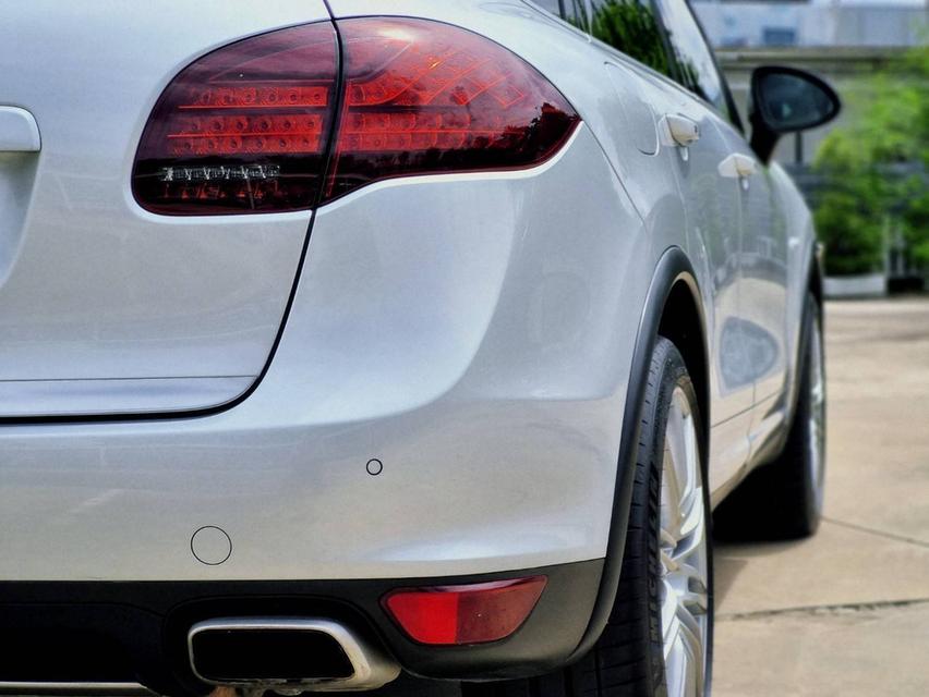 Porsche Cayenne S Hybrid ปี 2012 ไมล์ 13x,xxx กม. 12