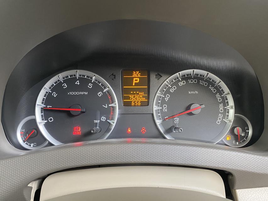 Suzuki Ertiga 11