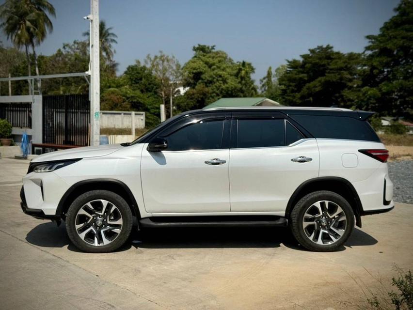 TOYOTA FORTUNER 2.4 Legender 2WD ปี 2023 รถใหม่ ไร้อุบัติ ประวัติครบ 7