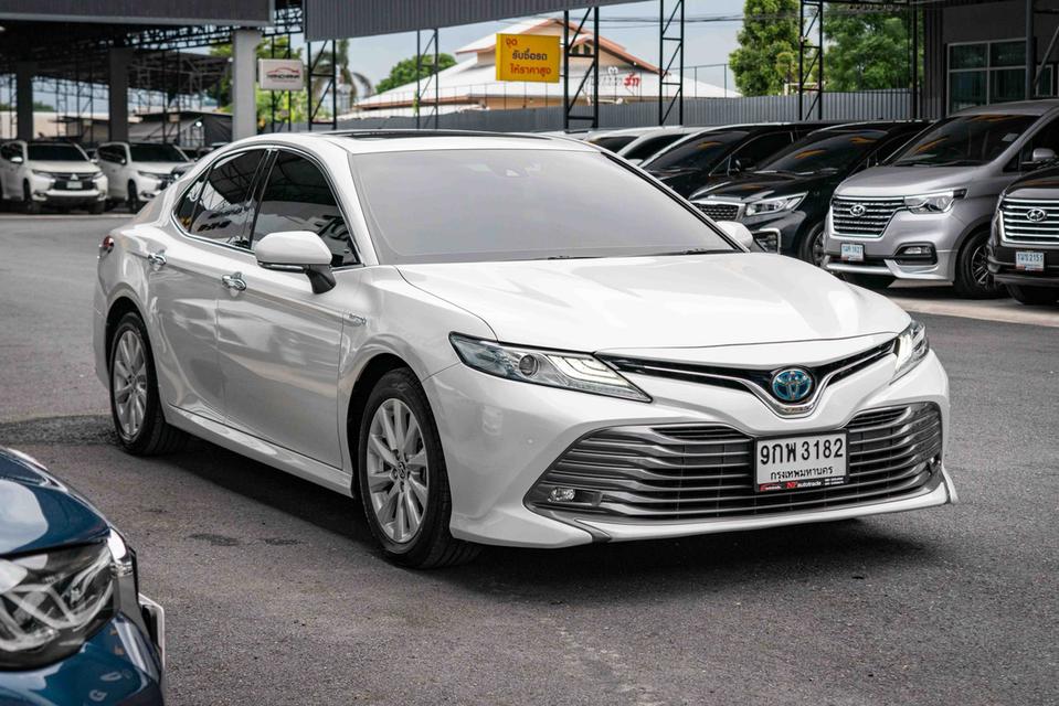 (แจ้งรหัสรถ NP3182) TOYOTA CAMRY 2.5HV PREMIUM ปีรถ : 2020