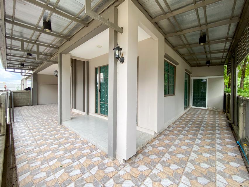 🏡 ขายบ้านแฝด 2 ชั้น แปลงมุม 35.6 ตร.ว. ม.เสนา วิลล่า วงแหวน-บางบัวทอง — 4 นอน 3 น้ำ ต่อเติมครัวพร้อมใช้งาน เพียง 3.7 ล้านบาท! 18