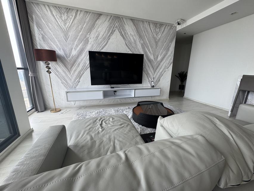 Ploenchit 2 Bedroom Sky Residence Unit 12