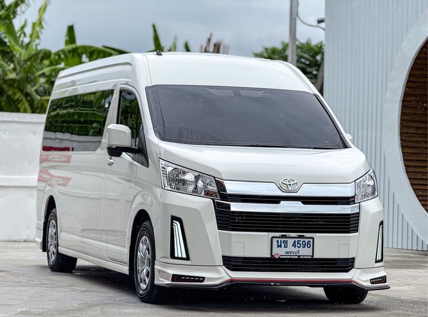 รหัสรถ WRT4596 2023 TOYOTA COMMUTER, 2.8 AT 4
