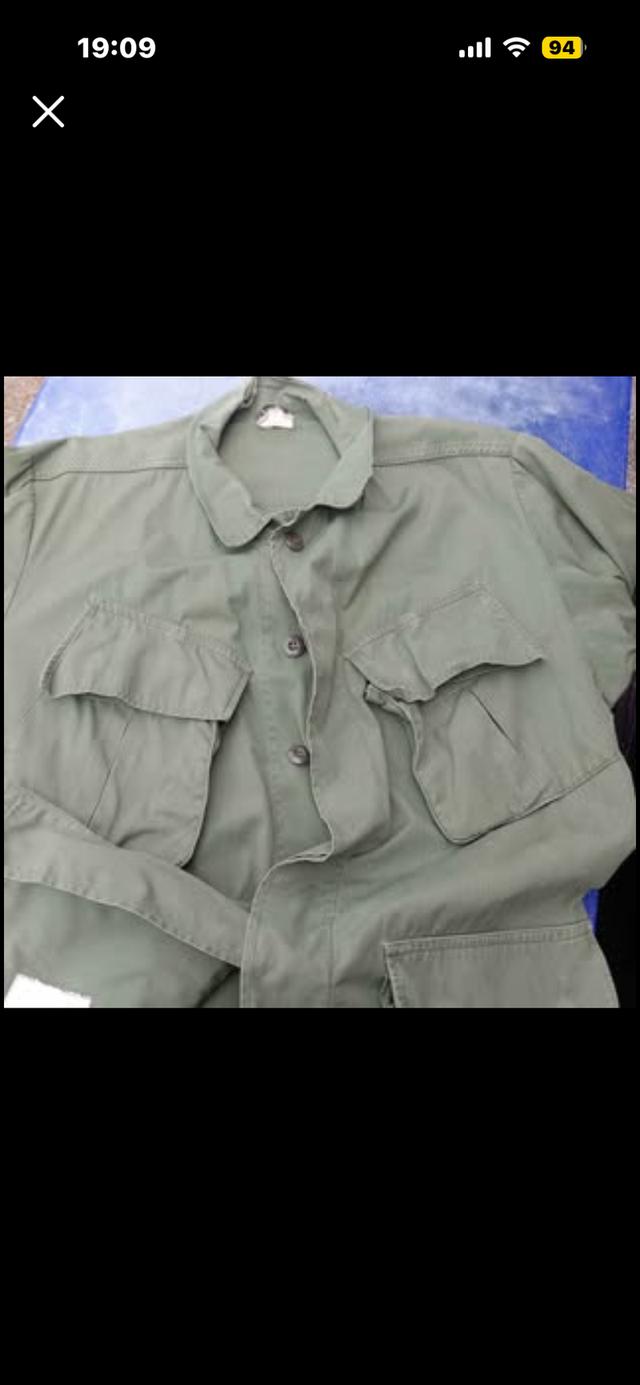 กระเป๋าเฉียงมือสอง  รุ่นที่ 3