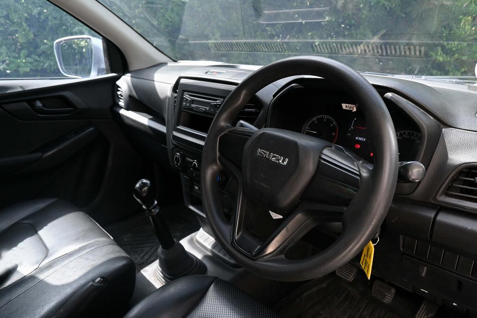 Isuzu D-max spark 3.0 MT 4