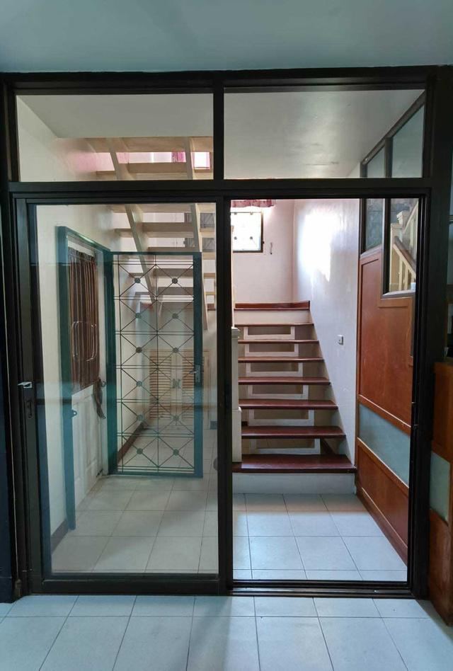 ให้เช่าบ้านเดี่ยว 2 ชั้น หมู่บ้านปาริชาติรังสิต ธัญญะคลอง 4 L&H เนื้อที่ 65 ตรว. 3 นอน 2 น้ำ จอดรถ 2 แอร์ 1 ตัว ใกล้รร.สวนกุหลาบรังสิต,ทางด่วนกาญจนาภิ 6