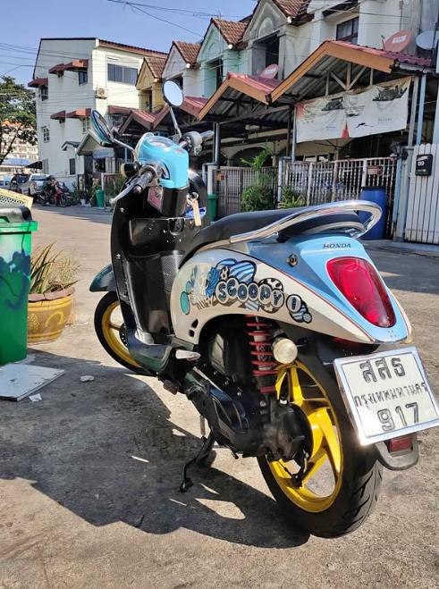 Honda Scoopy i สีขาวฟ้า