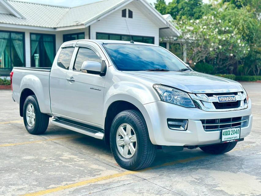 Isuzu Dmax HiLander 2.5 Z Auto ปี 2015 84,000 กิโลเมตร