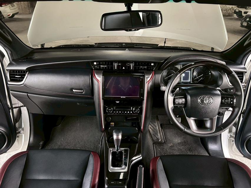 Toyota Fortuner 2.4 Legender 2WD AT ปี 2022 10