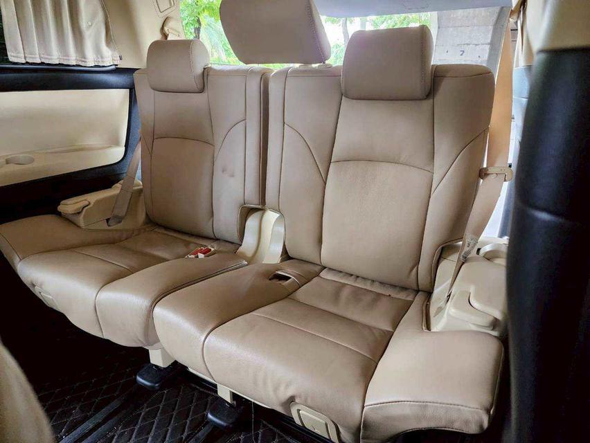 Toyota VellFire 2.5 HEV E-FOUR AT ปี 2015 19