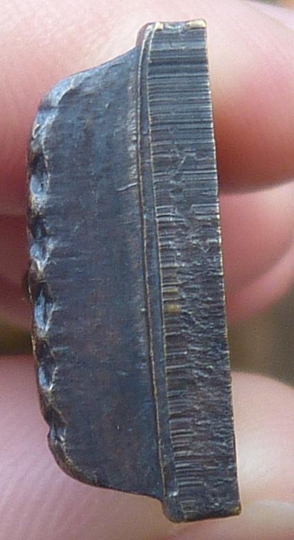 หลวงปู่ทวดพิมพ์ใหญ่หลังหนังสือ รูปที่ 5