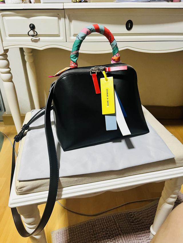 กระเป๋า Charles & Kieth รูปที่ 8