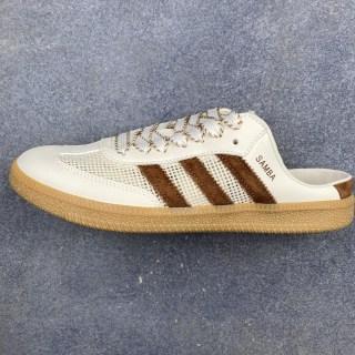 รองเท้าผ้าใบ Adidas Originals Samba OG Mule ทรงต่ำ สวมใส่สบาย เหมาะกับการใส่ลำลอง มีดีไซน์โฉบเฉี่ยวและสปอร์ต ได้แรงบันดาลใจจากกีฬาฟุตบอล