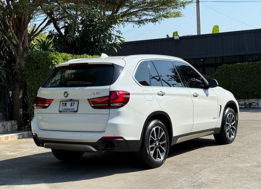 2016 BMW X5 25D รถออกศูนย์ BMW THAILAND รถวิ่งน้อย สภาพสมบูรณ์ เข้าศูนย์ทุกระยะ ไม่เคยมีอุบัติเหตุครับ 3