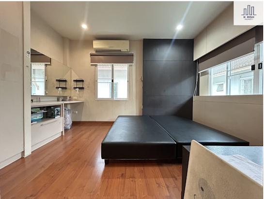 ขายบ้านเดี่ยว 2 ชั้น หลังมุม Size ใหญ่ ม.ปริญญดา ฉลองรัช 72 ตร.ว เลียบทางด่วนเอกมัย-รามอินทรา ตกแต่งสวยทั้้งหลัง ใกล้เซ็นทรัลอีสต์วิลล์ ใกล้ทางด่วน 9