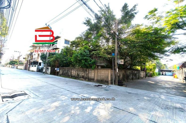 ที่ดินพร้อมบ้าน เนื้อที่ 151 ตร.ว. ซอยสุขุมวิท 64 (ซอยรร.พงษ์เวชอนุสรณ์ 2) แขวงบางจาก เขตพระโขนง 7