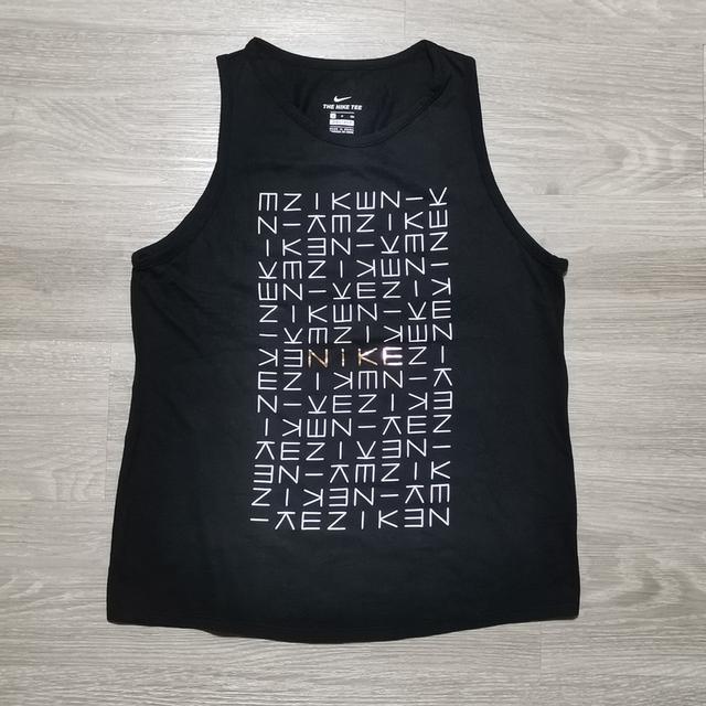 เสื้อกล้ามสายสปอร์ต🏃‍♀️ Nike Dri-Fit Tank Top