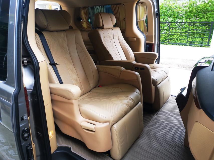 Hyundai Grand Starex 2.5 VIP (ปี 2017) Van AT 4