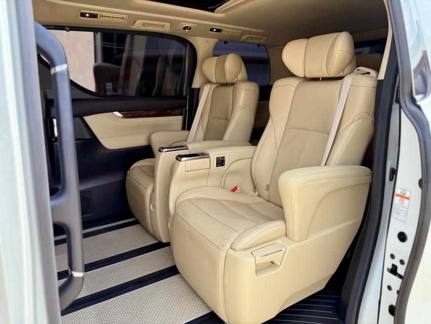TOYOTA ALPHARD 2.5 HYBRID G F-Package E-Four 4WD 2019   12