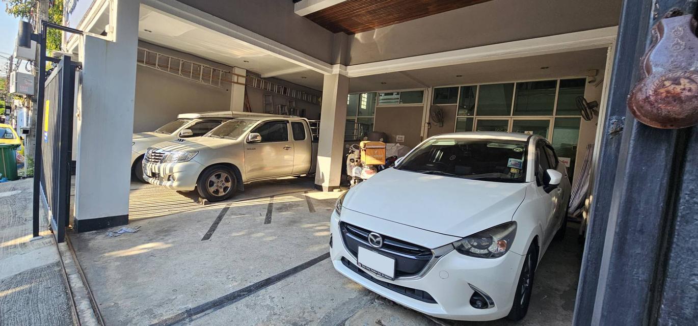 โฮมออฟฟิศ อุดมสุข 50 ตารางวา พื้นที่ใช้สอยทั้งหมด 580 ตารางเมตร ขาย 16 ล้านบาท ให้เช่า 60,000 บาท 5