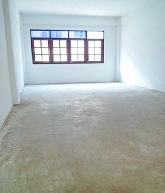 ซ.สุขสันต์ 2-8 อาคารพาณิชย์ 4.5 ชั้น รีโนเวทใหม่ 18 ตร.วา.280 ตร.ม MRT หลักสอง 2.6 กม. 2นอน 2 น้ำ 4