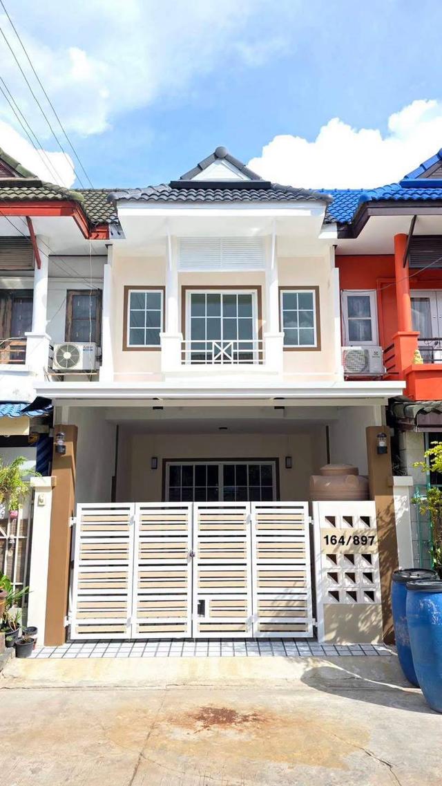 หมู่บ้านดิเอมเมอรัลด์พาร์ค2 ทำเลชัยพฤกษ์ ราชพฤกษ์ ทาวน์เฮ้าส์ 2 ชั้น  ตกแต่งใหม่พร้อมอยู่ 2