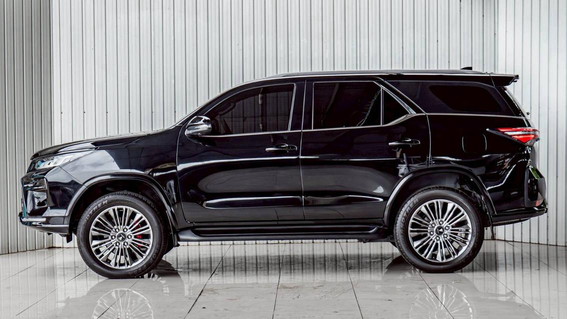 TOYOTA FORTUNER 2.8 GR SPORT 4WD ปี 2024 สีดำ โฉม ปี15-ปัจจุบัน รูปที่ 7