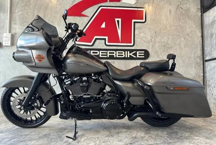 2018 Harley-Davidson Roadking special 2