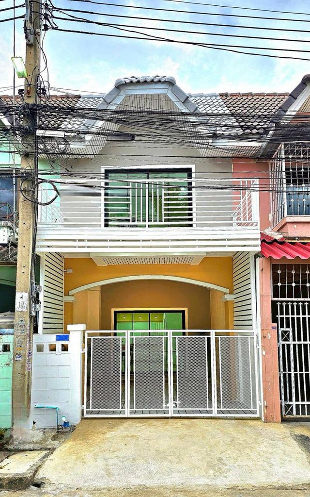 หมู่บ้านมนวดี ถนนวัดลาดปลาดุก  1